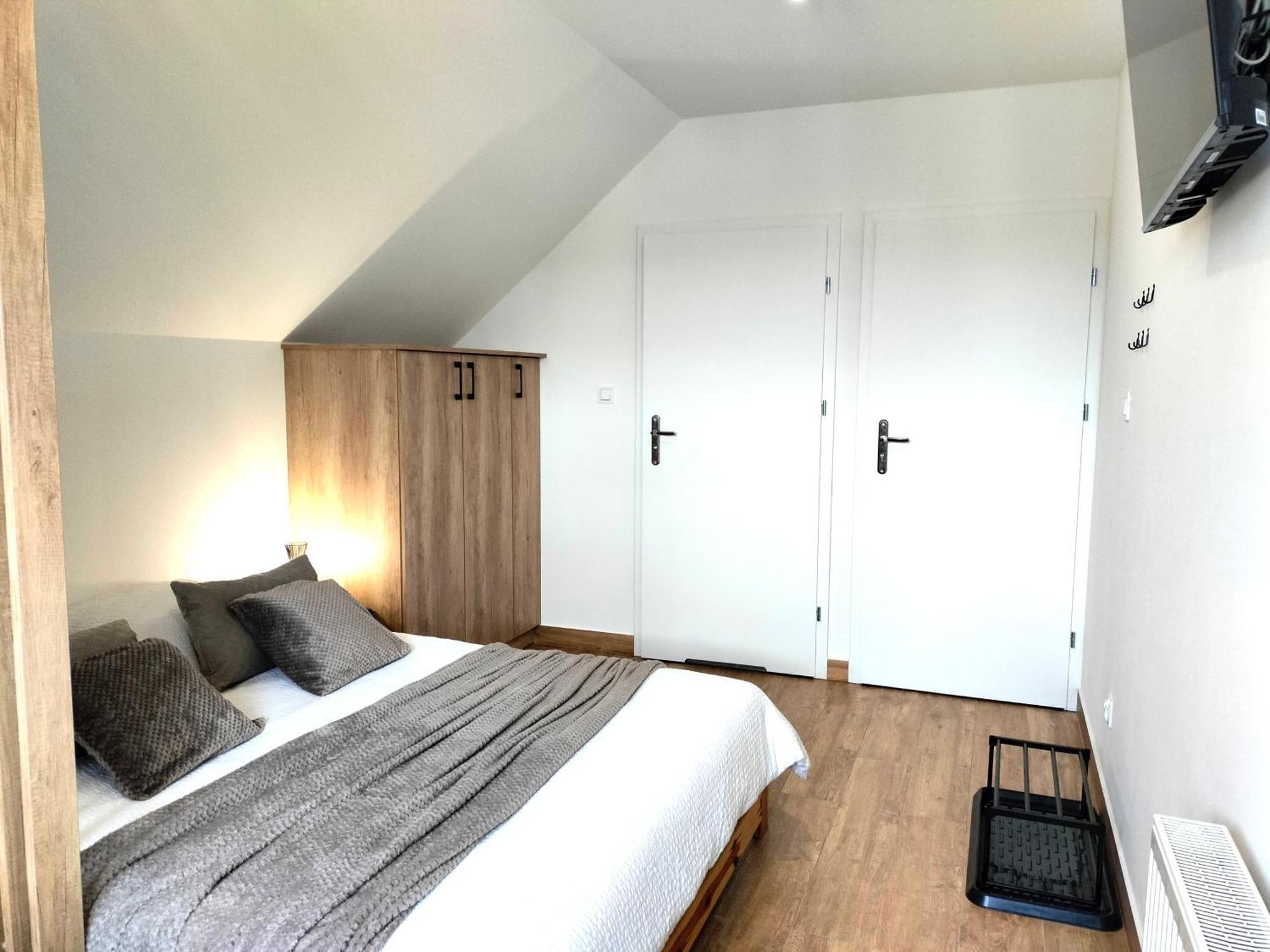 Agroturystyka Jodlowa - Rodzinne Apartamenty W Centrum Gor Swietokrzyskich - Sala Zabaw, Zwierzeta, Bilard Krajno-Zagorze 외부 사진