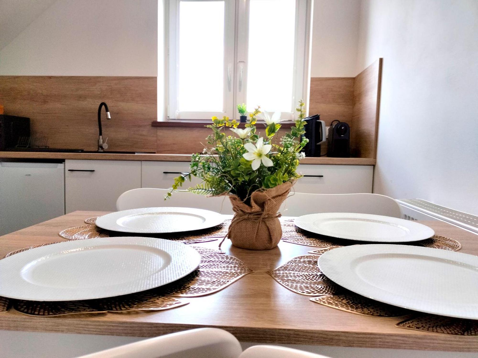 Agroturystyka Jodlowa - Rodzinne Apartamenty W Centrum Gor Swietokrzyskich - Sala Zabaw, Zwierzeta, Bilard Krajno-Zagorze 외부 사진